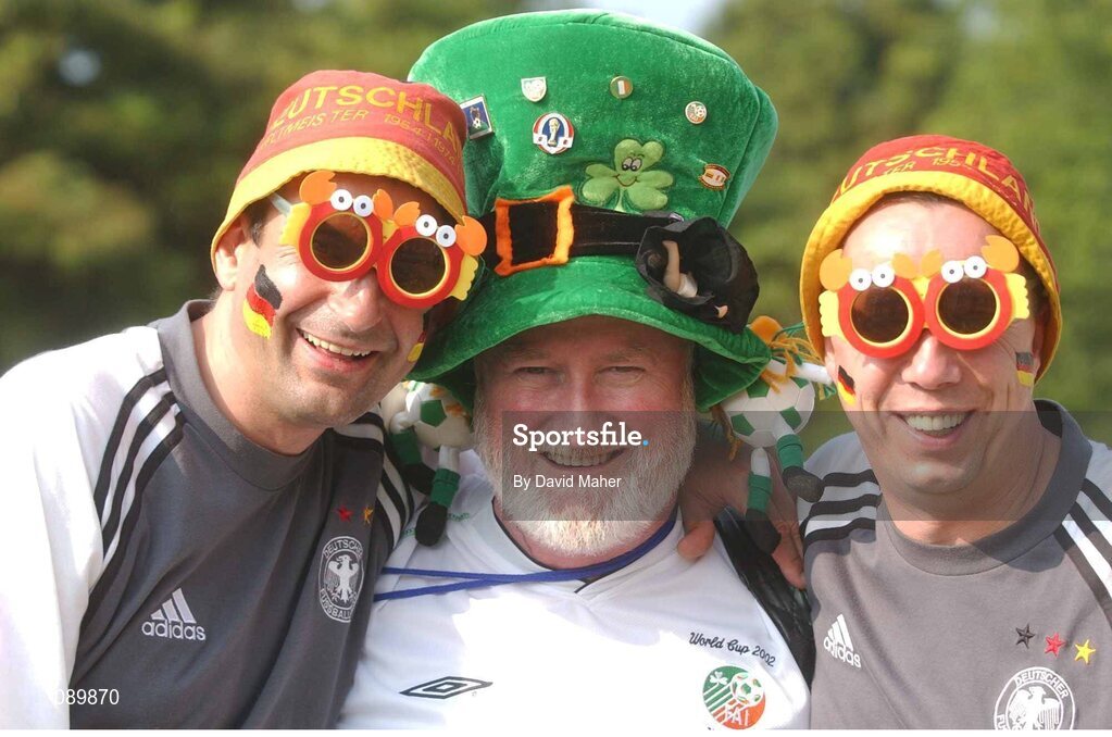 5 June 2002; Republic of Ireland fan Brian McCarthy, centre, from Killarney Co. Kerry, with German fans Ralf Bersch and Peter Klein before the game. FIFA World Cup Finals, Group E, Republic of Ireland v Germany, Ibaraki Stadium, Ibaraki, Japan. Picture credit: David Maher / SPORTSFILE