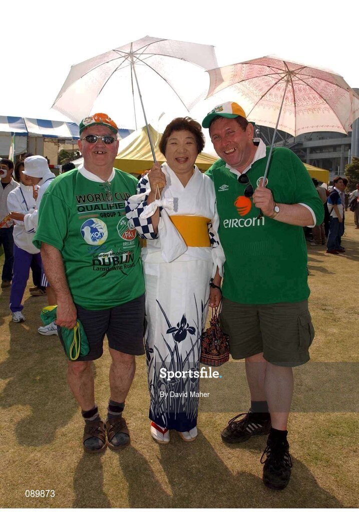 5 June 2002; Republic of Ireland fans Tony Sullivan, left and Jim Ryan, both from Cork, with Eirko Yomo from Ibaraki, before the Group E game. FIFA World Cup Finals, Group E, Republic of Ireland v Germany, Ibaraki Stadium, Ibaraki, Japan. Picture credit: David Maher / SPORTSFILE