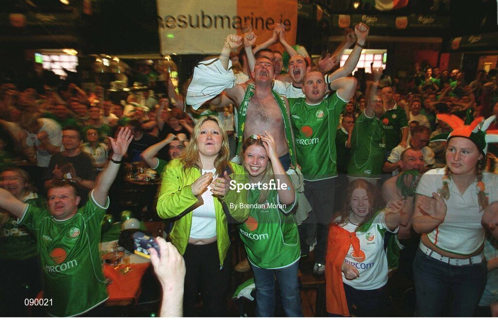 5 June 2002; Republic of Ireland fans celebrate Robbie Keane's late equaliser against Germany in the FIFA World Cup Finals. The Submarine Bar, Dublin. Picture credit: Brendan Moran / SPORTSFILE