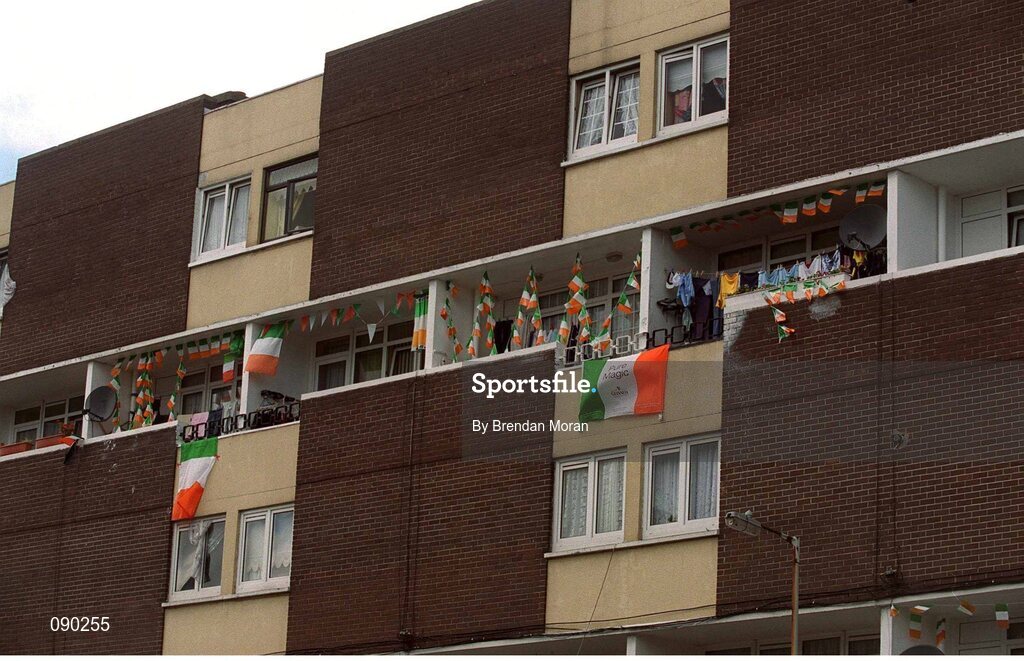5 June 2002; Flats on Fitzgibbon Street in Dublin decorated with flags and bunting to show their support for the Republic of Ireland team ahead of their FIFA World Cup game against Germany. Picture credit: Brendan Moran / SPORTSFILE