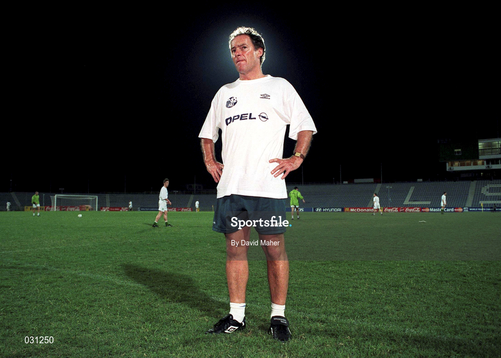 7 April 1999; Republic of Ireland manager Brian Kerr during the 1999 FIFA World Youth Championship Group C Round 2 match between Saudi Arabia and Republic of Ireland at Liberty Stadium in Ibadan, Nigeria. Photo by David Maher/Sportsfile
