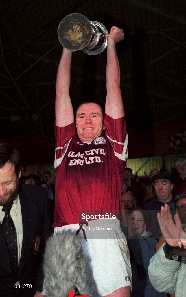 28 November 1999; St. Joseph's Doora-Barefield acting captain Ciaran O'Neill lifts the trophy following the AIB Munster Senior Club Hurling Championship Final match between Ballygunner and St. Joseph's Doora-Barefield at Semple Stadium in Thurles, Tipperary. Photo by Ray McManus/Sportsfile