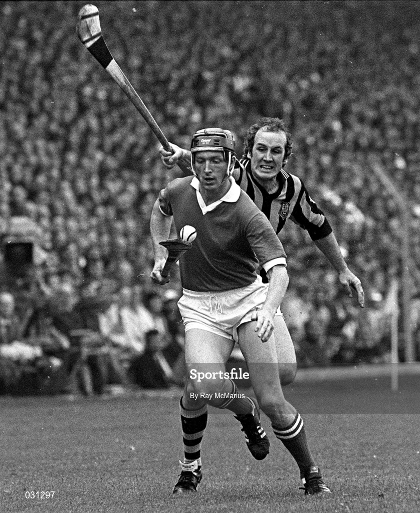5 September 1982; Action during the All-Ireland Senior Hurling Championship Final match between Cork and Kilkenny at Croke Park in Dublin. Photo by Ray McManus/Sportsfile *** Local Caption *** No names provided