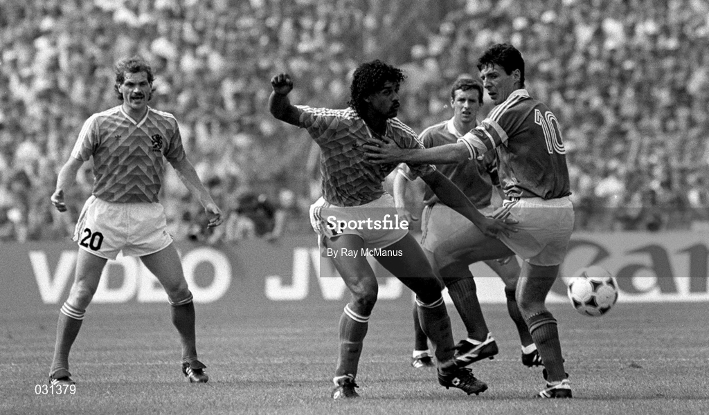 18 June 1988; Frank Rijkard of Netherlands in action against Frank Stapleton of Republic of Ireland during the UEFA European Football Championship Finals Group B match between Republic of Ireland and Netherlands at Parkstadion in Gelsenkirchen, Germany. Photo by Ray McManus/Sportsfile