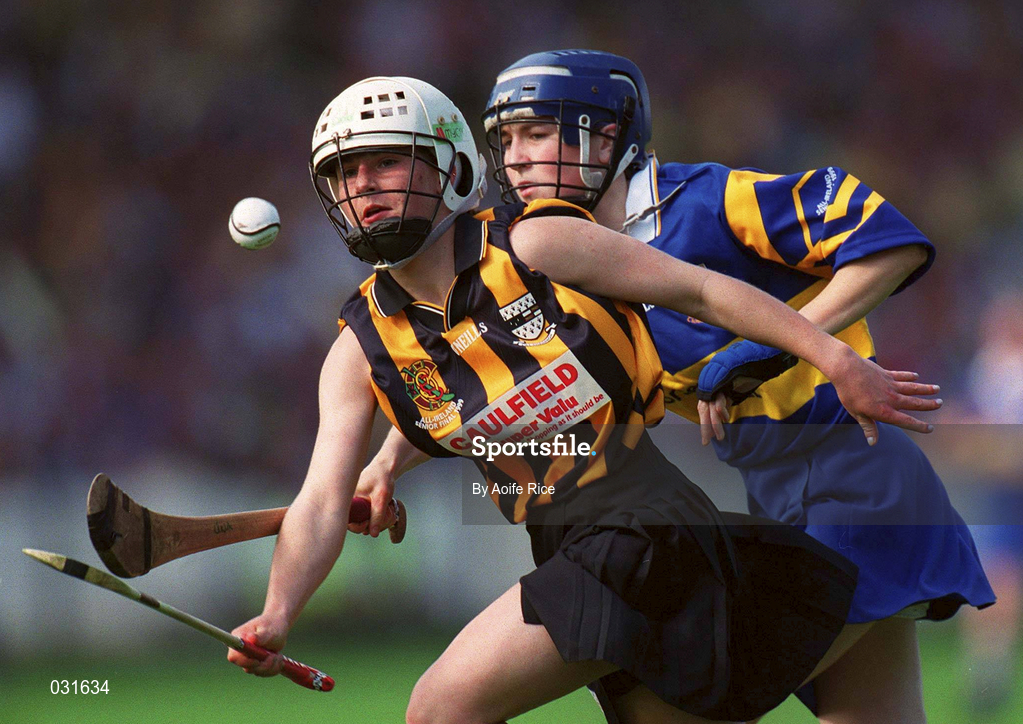 5 September 1999; Lizzie Lyng of Kilkenny in action against Una Dwyer of Tipperary during the Bórd na Gaeilge All-Ireland Senior Camogie Championship Final match between Tipperary and Kilkenny at Croke Park in Dublin. Photo by Aoife Rice/Sportsfile