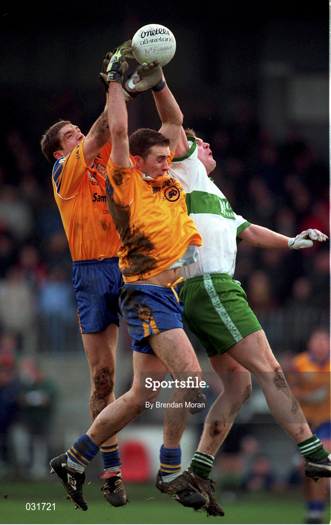 21 November 1999; Kieran McGeeney, left, and Karl Donnelly of Na Fianna in action against Enda Coleman of Portlaoise during the AIB Leinster Senior Club Football Championship Semi-Final match Na Fianna and Portlaoise at St Conleth's Park in Newbridge, Kildare. Photo by Brendan Moran/Sportsfile