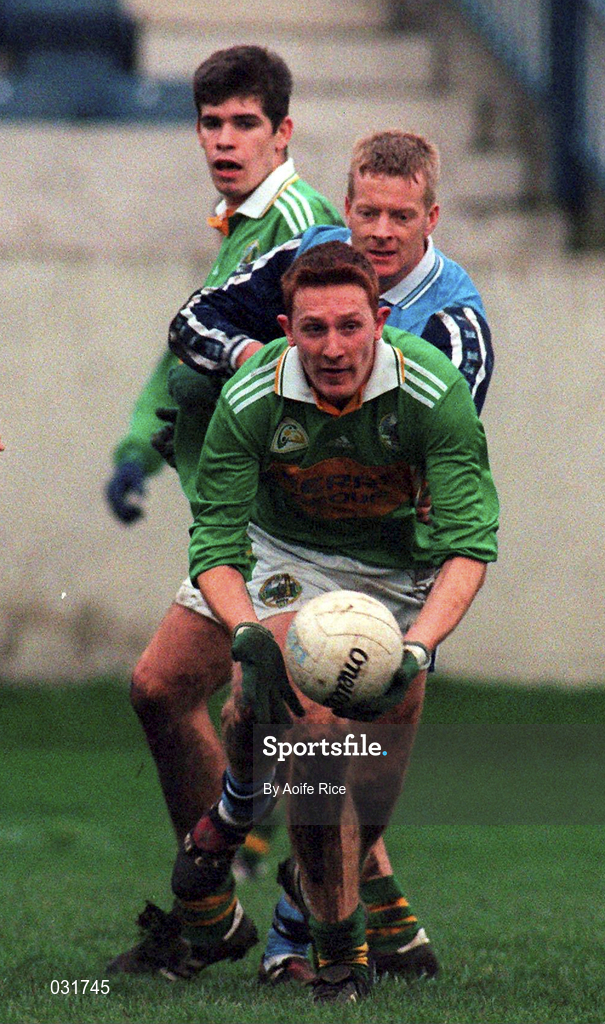 28 November 1999; Noel Kennedy of Kerry in action against Declan D'arcy of Dublin during the Church & General National Football League match between Dublin and Kerry at Parnell Park in Dublin. Photo by Aoife Rice/Sportsfile