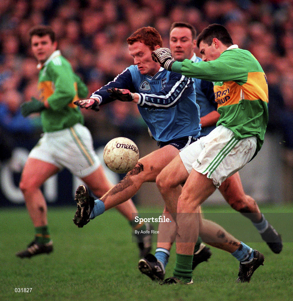 28 November 1999; Aodán Mac Gearailt of Kerry in action against Peadar Andrews of Dublin during the Church & General National Football League match between Dublin and Kerry at Parnell Park in Dublin. Photo by Aoife Rice/Sportsfile