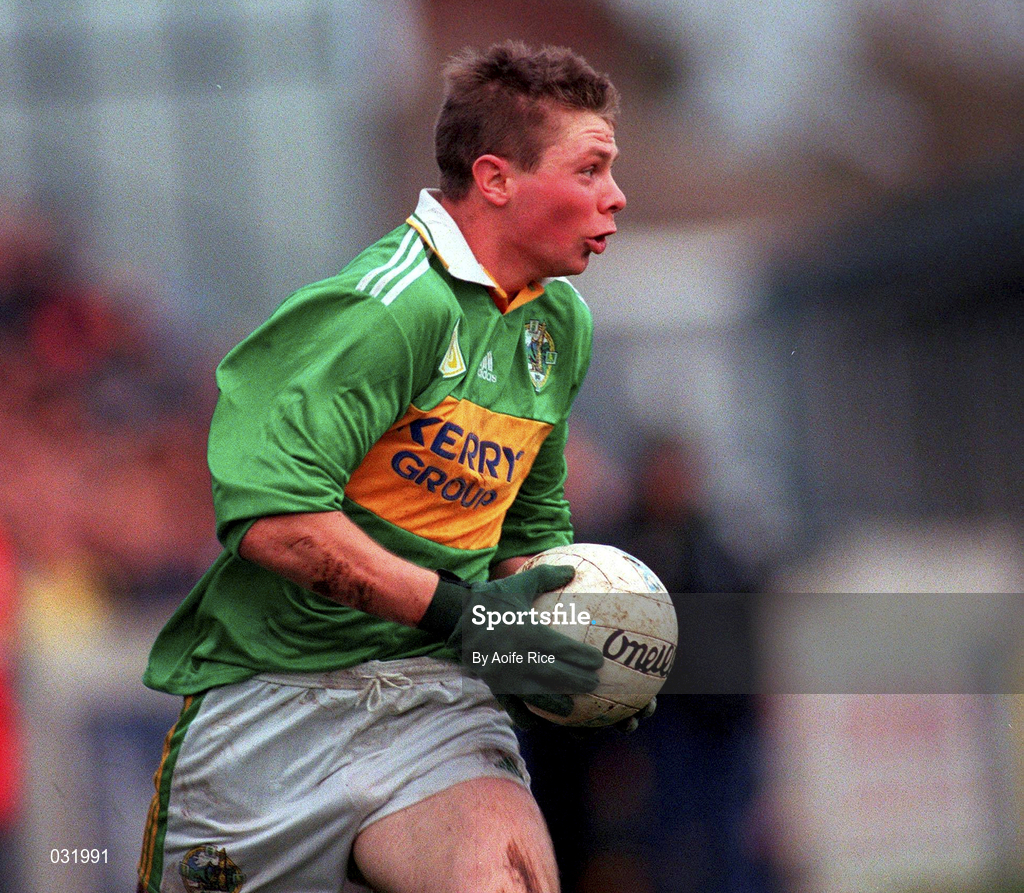 28 November 1999; Tomás Ó Sé of Kerry during the Church & General National Football League match between Dublin and Kerry at Parnell Park in Dublin. Photo by Aoife Rice/Sportsfile
