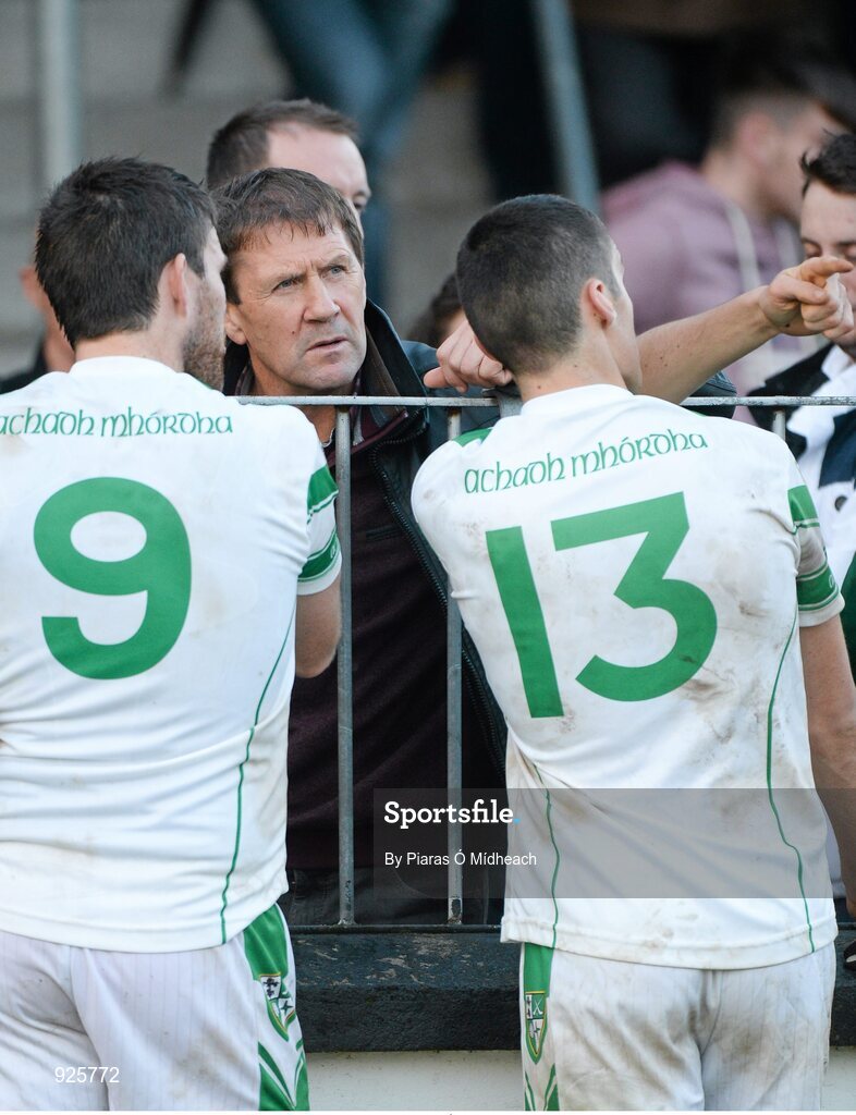 19 October 2014; Kerry minor football manager Jack O'Connor talks with his sons Cian, left, and Éanna after their side Moorefield drew with Sarsfields. Kildare County Senior Football Championship Final, Sarsfields v Moorefield, St Conleth's Park, Newbridge, Co. Kildare. Picture credit: Piaras Ó Mídheach / SPORTSFILE
