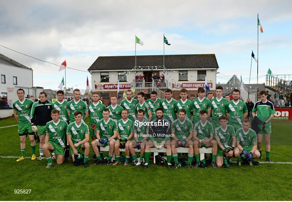19 October 2014; The Sarsfields squad. Kildare County Senior Football Championship Final, Sarsfields v Moorefield, St Conleth's Park, Newbridge, Co. Kildare. Picture credit: Piaras Ó Mídheach / SPORTSFILE