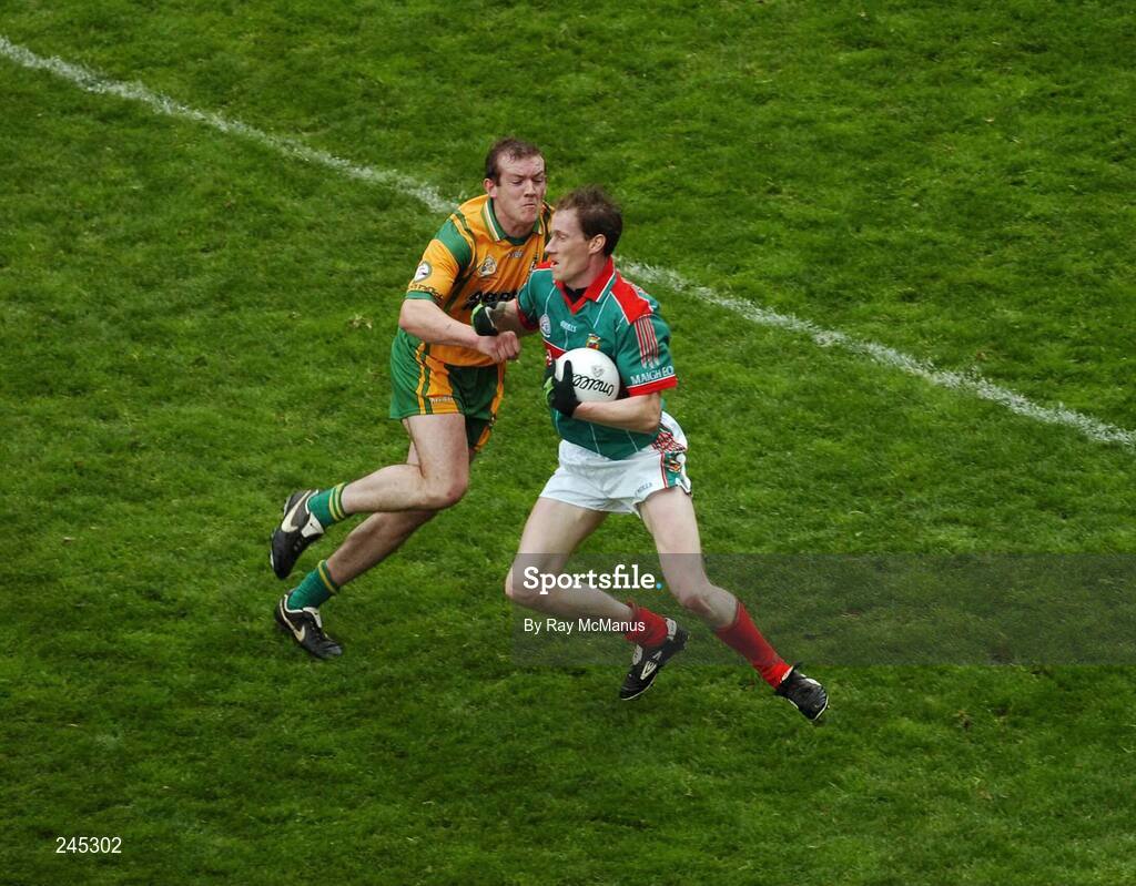 22 April 2007; James Nallen, Mayo, in action against Neil Gallegher, Donegal. Allianz National Football League, Division 1, Final, Mayo v Donegal, Croke Park, Co. Dublin. Picture credit: Ray McManus / SPORTSFILE