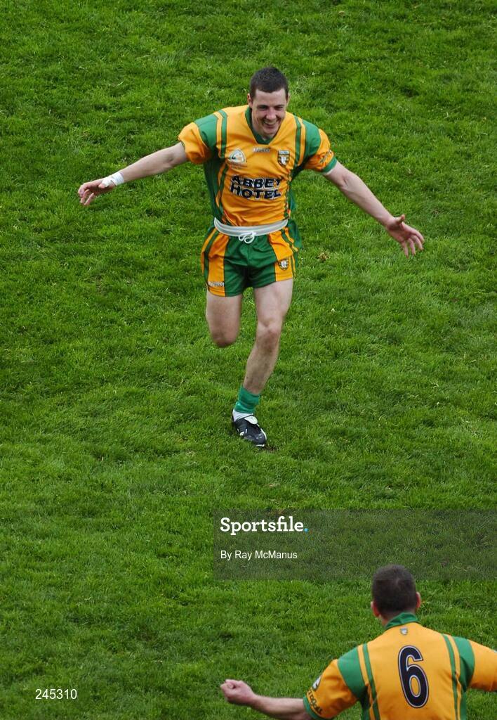 22 April 2007; Barry Dunnion races across to celebrate with his Donegal team-mate Barry Monaghan. Allianz National Football League, Division 1, Final, Mayo v Donegal, Croke Park, Co. Dublin. Picture credit: Ray McManus / SPORTSFILE