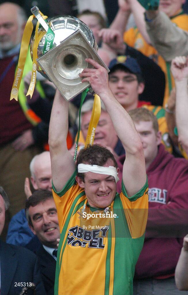 22 April 2007; Neil Gallagher, Donegal captain, lifts the cup. Allianz National Football League, Division 1 Final, Mayo v Donegal, Croke Park, Dublin. Picture credit: Pat Murphy / SPORTSFILE