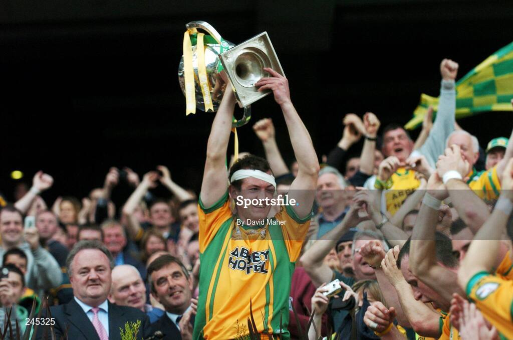 22 April 2007; Donegal captain Neil Gallagher celebrates with the cup at the end of the game. Allianz National Football League, Division 1 Final, Mayo v Donegal, Croke Park, Dublin. Picture credit: David Maher / SPORTSFILE