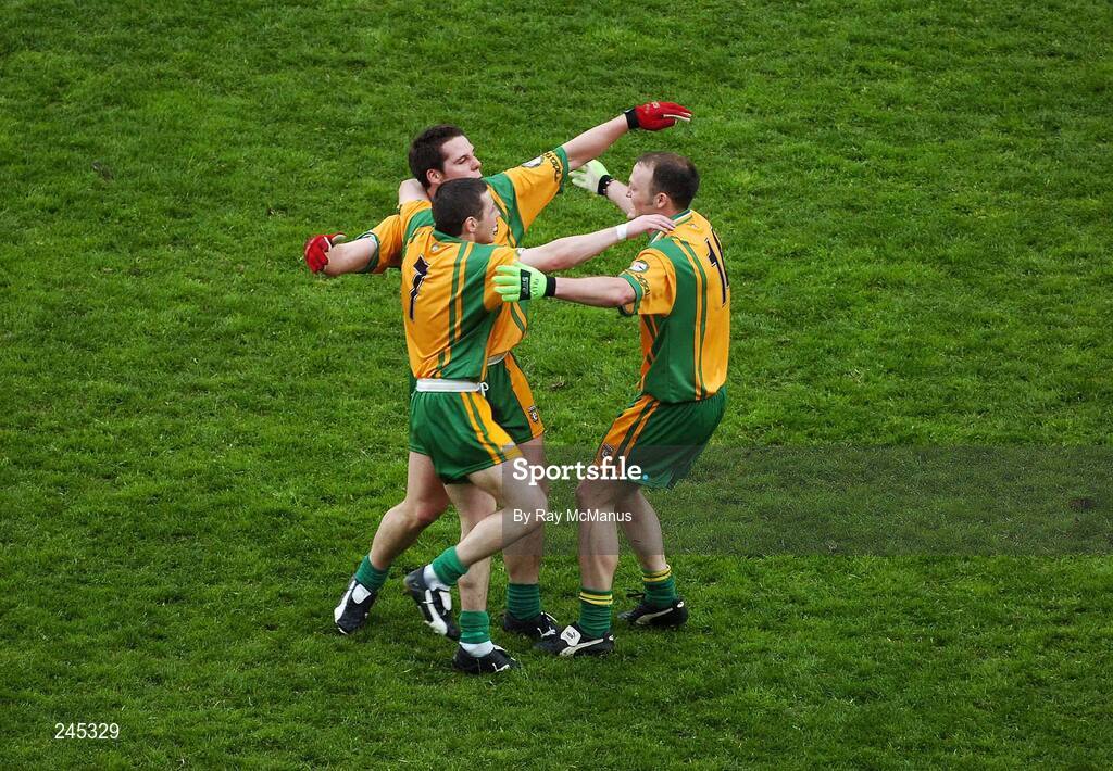 22 April 2007; Donegal players Colin McFadden, right, Barry Dunnion, left, and Kevin Cassidy celebrate. Allianz National Football League, Division 1, Final, Mayo v Donegal, Croke Park, Co. Dublin. Picture credit: Ray McManus / SPORTSFILE