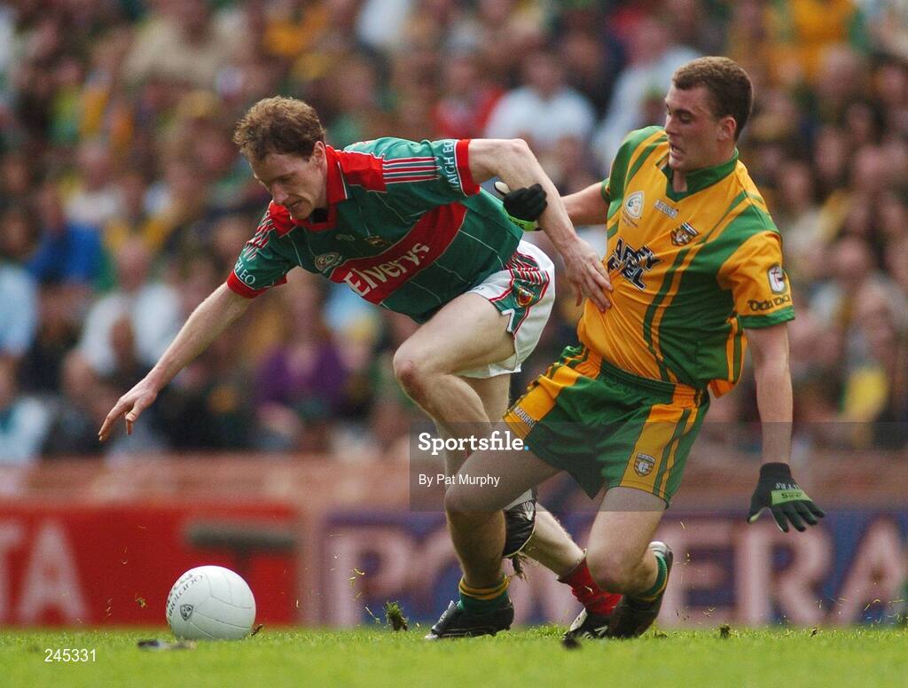 22 April 2007; Eamon McGee, Donegal, in action against James Nallen, Mayo. Allianz National Football League, Division 1 Final, Mayo v Donegal, Croke Park, Dublin. Picture credit: Pat Murphy / SPORTSFILE