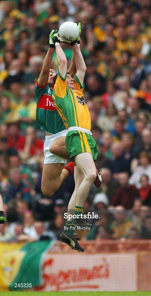 22 April 2007; Ciaran Bonner, Donegal, in action against Pat Harte, Mayo. Allianz National Football League, Division 1 Final, Mayo v Donegal, Croke Park, Dublin. Picture credit: Pat Murphy / SPORTSFILE