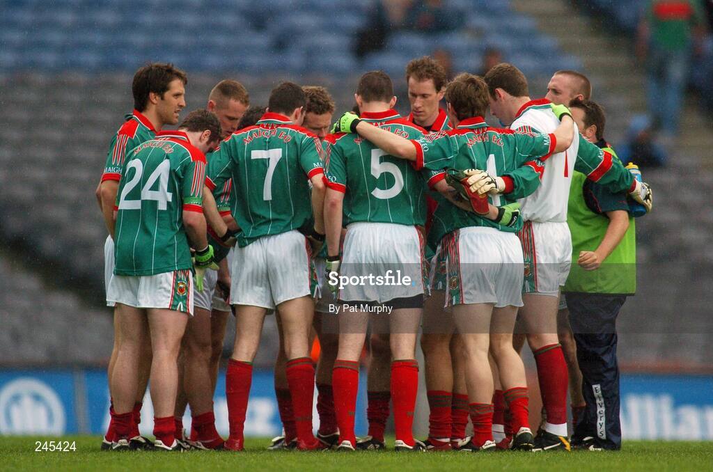 22 April 2007; The Mayo players in a huddle before the game. Allianz National Football League, Division 1 Final, Mayo v Donegal, Croke Park, Dublin. Picture credit: Pat Murphy / SPORTSFILE