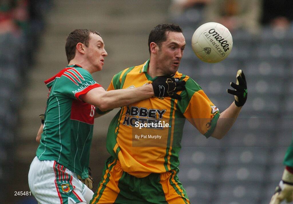 22 April 2007; Brendan Devenney, Donegal, in action against Keith Higgins, Mayo. Allianz National Football League, Division 1 Final, Mayo v Donegal, Croke Park, Dublin. Picture credit: Pat Murphy / SPORTSFILE