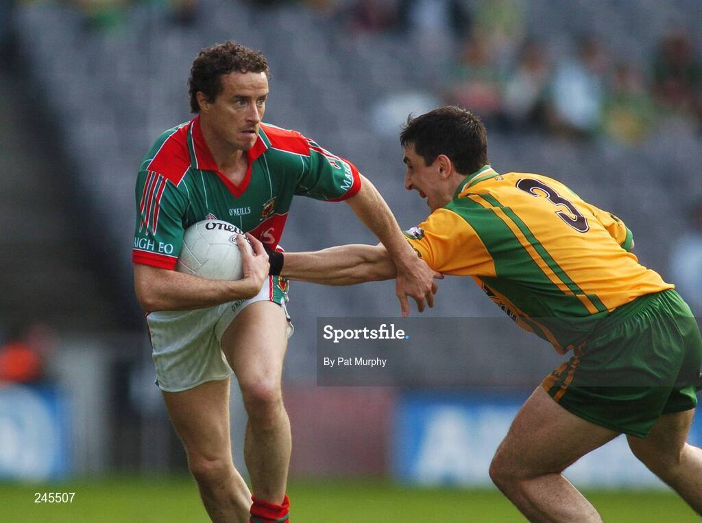22 April 2007; Kevin O'Neill, Mayo, in action against Paddy Campbell, Donegal. Allianz National Football League, Division 1 Final, Mayo v Donegal, Croke Park, Dublin. Picture credit: Pat Murphy / SPORTSFILE