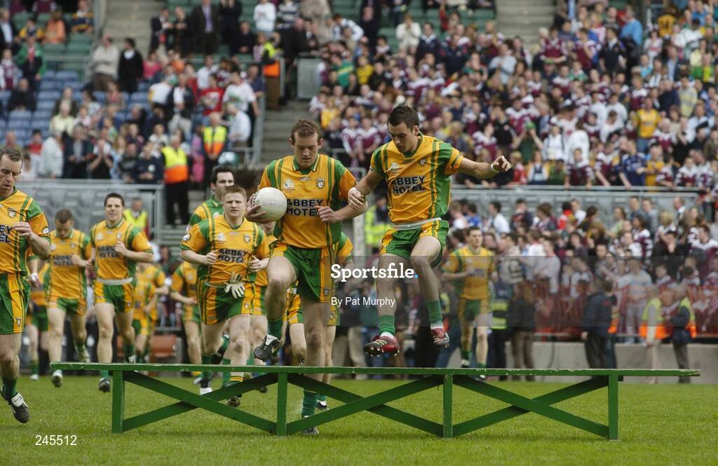 22 April 2007; The Donegal players make their way to the bench for the team photograph. Allianz National Football League, Division 1 Final, Mayo v Donegal, Croke Park, Dublin. Picture credit: Pat Murphy / SPORTSFILE