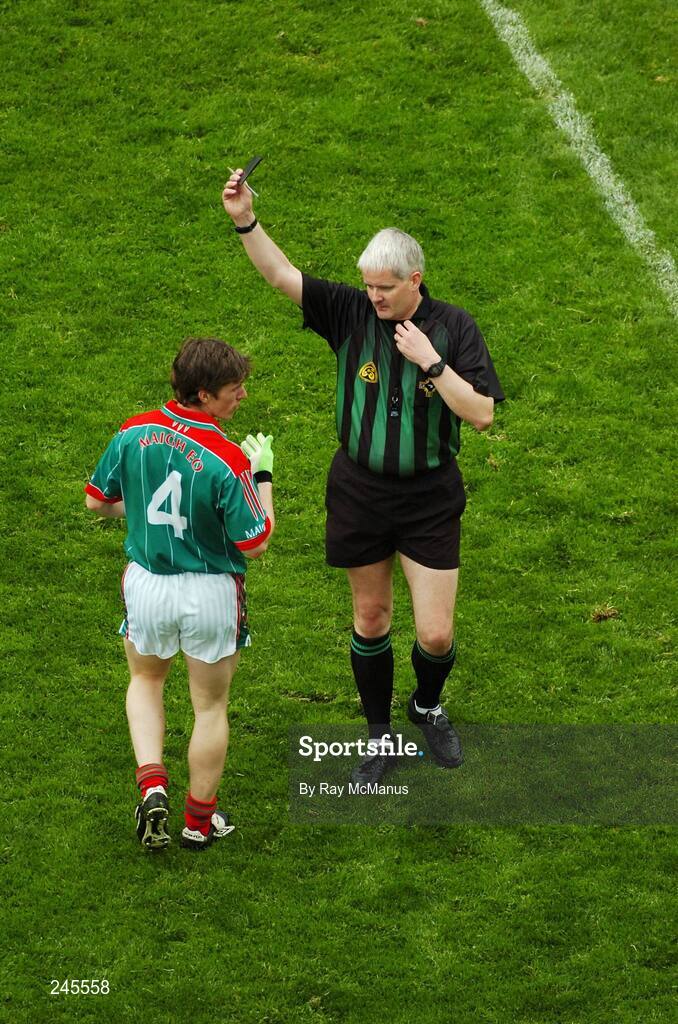 22 April 2007; Referee John Bannon shows the notebook to Mayo's Liam O'Malley. Allianz National Football League, Division 1, Final, Mayo v Donegal, Croke Park, Co. Dublin. Picture credit: Ray McManus / SPORTSFILE