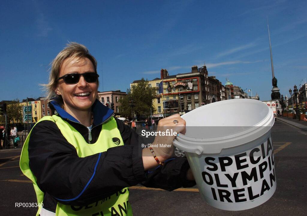 27 April 2007; Local volunteer Clodagh Dunne, from Dublin, collecting donations on O'Connell Bridge, during the Special Olympics "Road to China" Collection Day, the aim of which is to provide more opportunities for people with a learning difficulty in their own communities and to help prepare Team Ireland for the 2007 World Games in China in October. O'Connell Bridge, Dublin. Picture credit: David Maher / SPORTSFILE