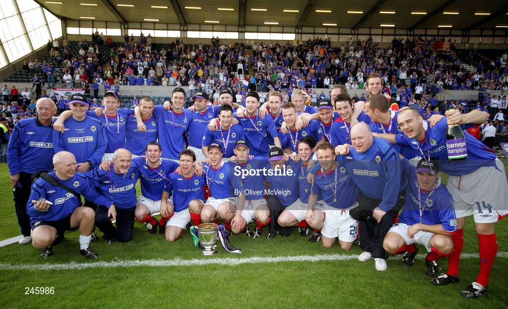 28 April 2007; The Linfield squad celebrate with the Gibson cup. Carnegie Premier League, Linfield v Crusaders, Windsor Park, Belfast, Co. Antrim. Picture credit; Oliver McVeigh / SPORTSFILE