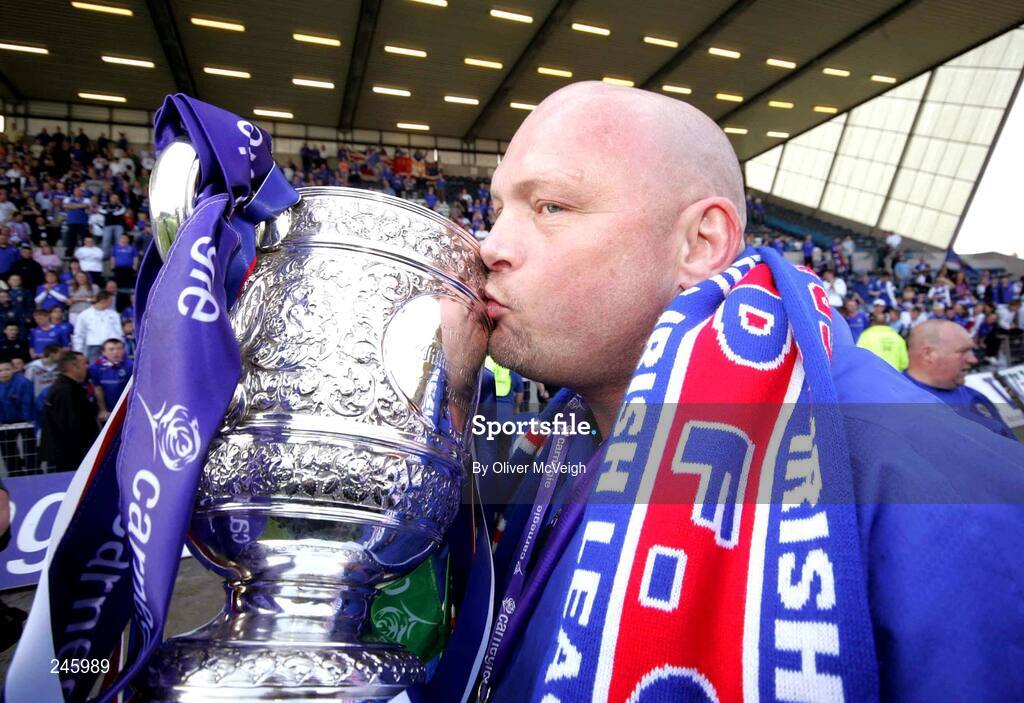 28 April 2007; Linfield manager David Jeffrey kisses the Gibson cup. Carnegie Premier League, Linfield v Crusaders, Windsor Park, Belfast, Co. Antrim. Picture credit; Oliver McVeigh / SPORTSFILE