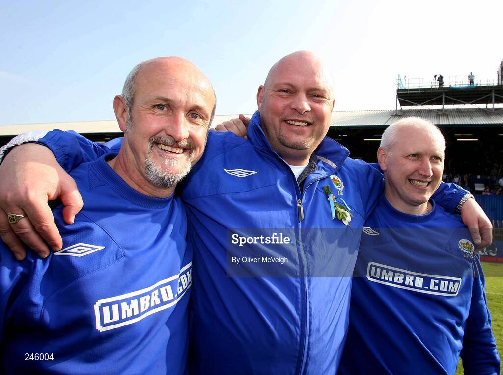 28 April 2007; Linfield manager David Jeffrey, centre, celebrates with his back room staff, Alfie Wylie, left, and Brian McLaughlin. Carnegie Premier League, Linfield v Crusaders, Windsor Park, Belfast, Co. Antrim. Picture credit; Oliver McVeigh / SPORTSFILE