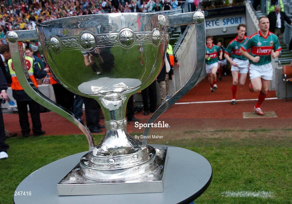 22 April 2007; Mayo players run out onto the pitch for the start of the game. Allianz National Football League, Division 1 Final, Mayo v Donegal, Croke Park, Dublin. Picture credit: David Maher / SPORTSFILE