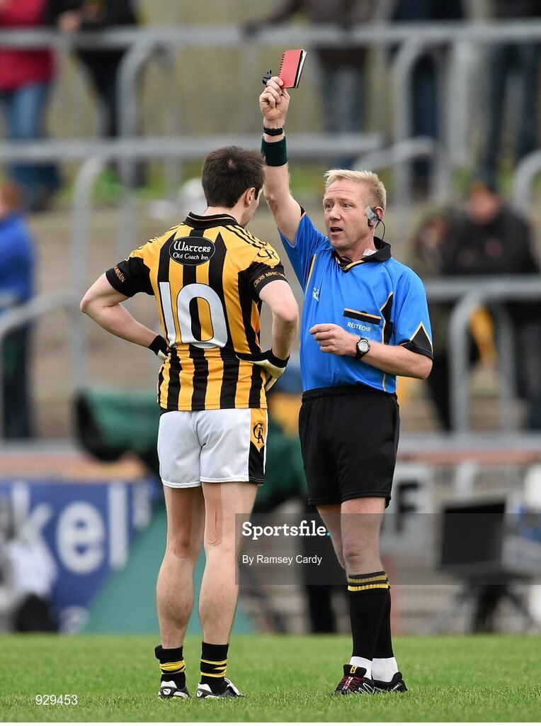 2 November 2014; Referee Ciaran Branagan shows Tony Kernan, Crossmaglen Rangers, a red card. AIB Ulster GAA Football Senior Club Championship, Quarter-Final, Omagh St Enda’s v Crossmaglen Rangers, Healy Park, Omagh, Co. Tyrone. Picture credit: Ramsey Cardy / SPORTSFILE
