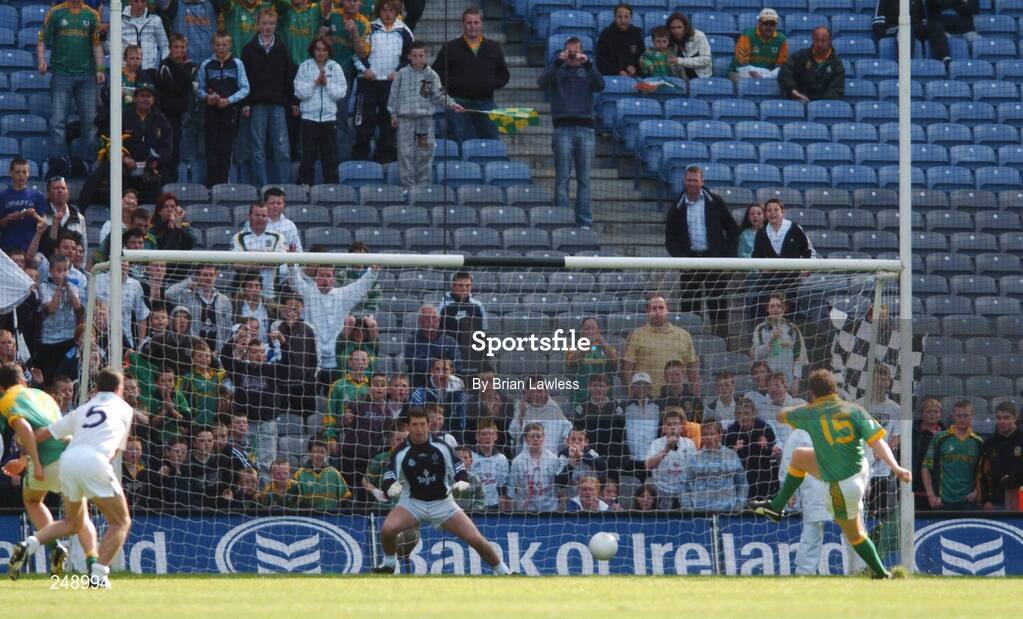 20 May 2007; Meath's Joe Sheridan shoots past Kildare goalkeeper Enda Murphy from the penalty spot to score his side's second goal. Bank of Ireland Leinster Senior Football Championship, Meath v Kildare, Croke Park, Dublin. Picture credit: Brian Lawless / SPORTSFILE