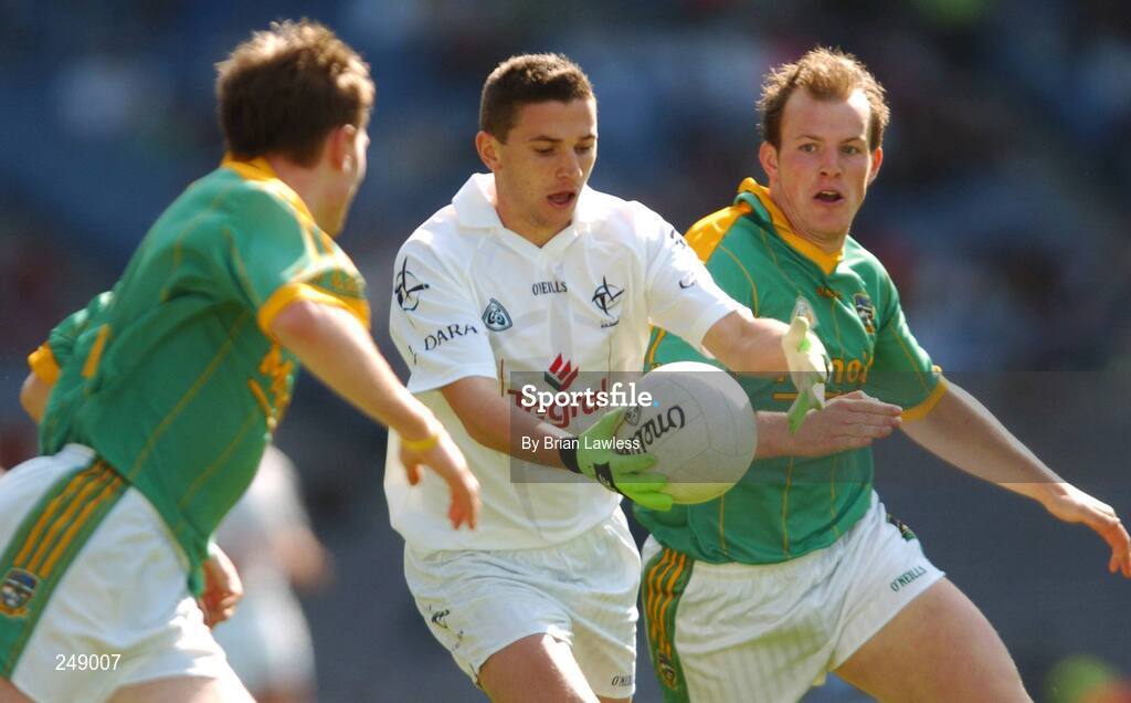 20 May 2007; Eamonn Callaghan, Kildare, in action against Caoimhin King, left, and Joe Sheridan, Meath. Bank of Ireland Leinster Senior Football Championship, Meath v Kildare, Croke Park, Dublin. Picture credit: Brian Lawless / SPORTSFILE