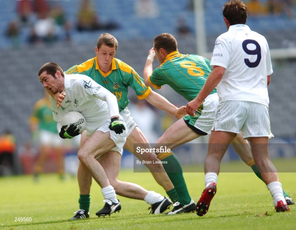 20 May 2007; Kevin O'Neill, Kildare, in action against, Nigel Crawford, and Mark Ward, right, Meath. Bank of Ireland Leinster Senior Football Championship, Meath v Kildare, Croke Park, Dublin. Picture credit: Brian Lawless / SPORTSFILE