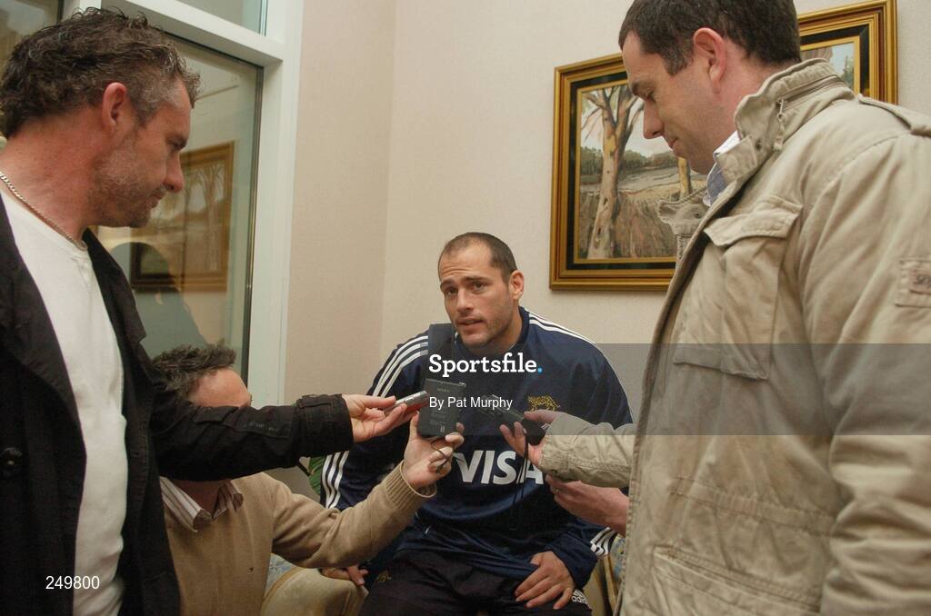 24 May 2007; Argentina's Felipe Contepomi is interviewed by the irish journalists at the team hotel. Holiday Inn Hotel, Santa Fe, Argentina. Picture credit: Pat Murphy / SPORTSFILE