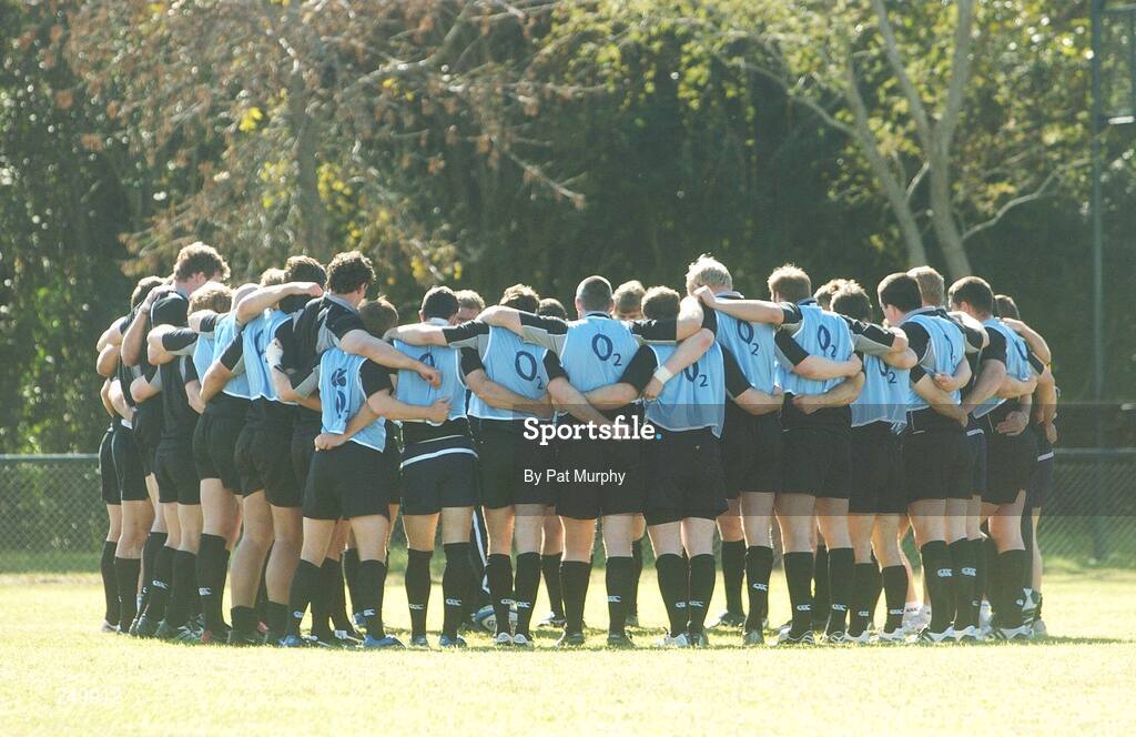 25 May 2007; The Ireland players in a team huddle during the Captain's Run. Santa Fe Rugby Club, Santa Fe, Argentina. Picture credit: Pat Murphy / SPORTSFILE