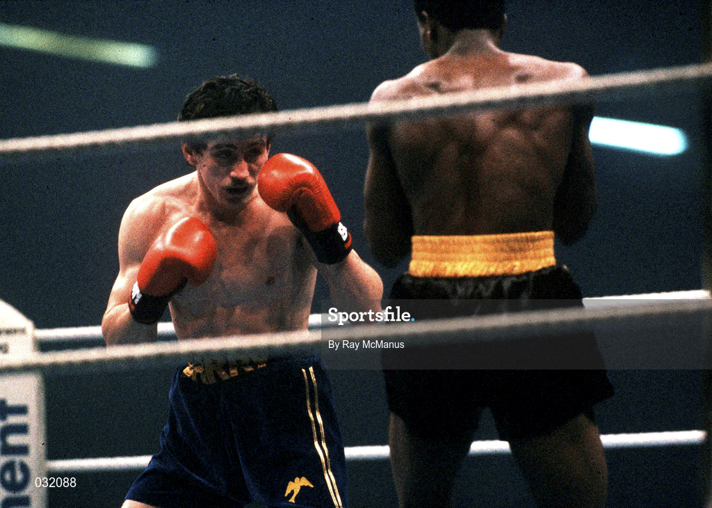 15 February 1986; Barry McGuigan, left, and Danilo Cabrera during their WBA World Featherweight Title fight at the RDS in Dublin. Photo by Ray McManus/Sportsfile