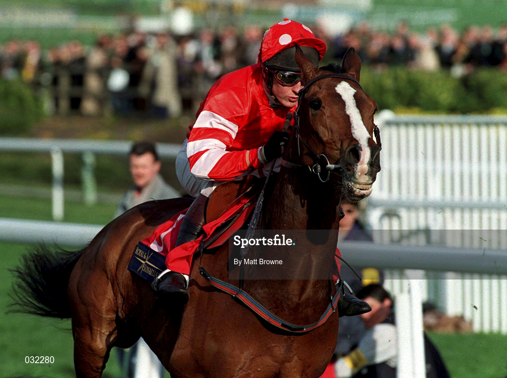 18 March 1998; Florida Pearl, with Richard Dunwoody up, on the way to winning the Royal & Sunalliance Chase during Day Two of the Cheltenham Racing Festival at Prestbury Park in Cheltenham, England. Photo by Matt Browne/Sportsfile