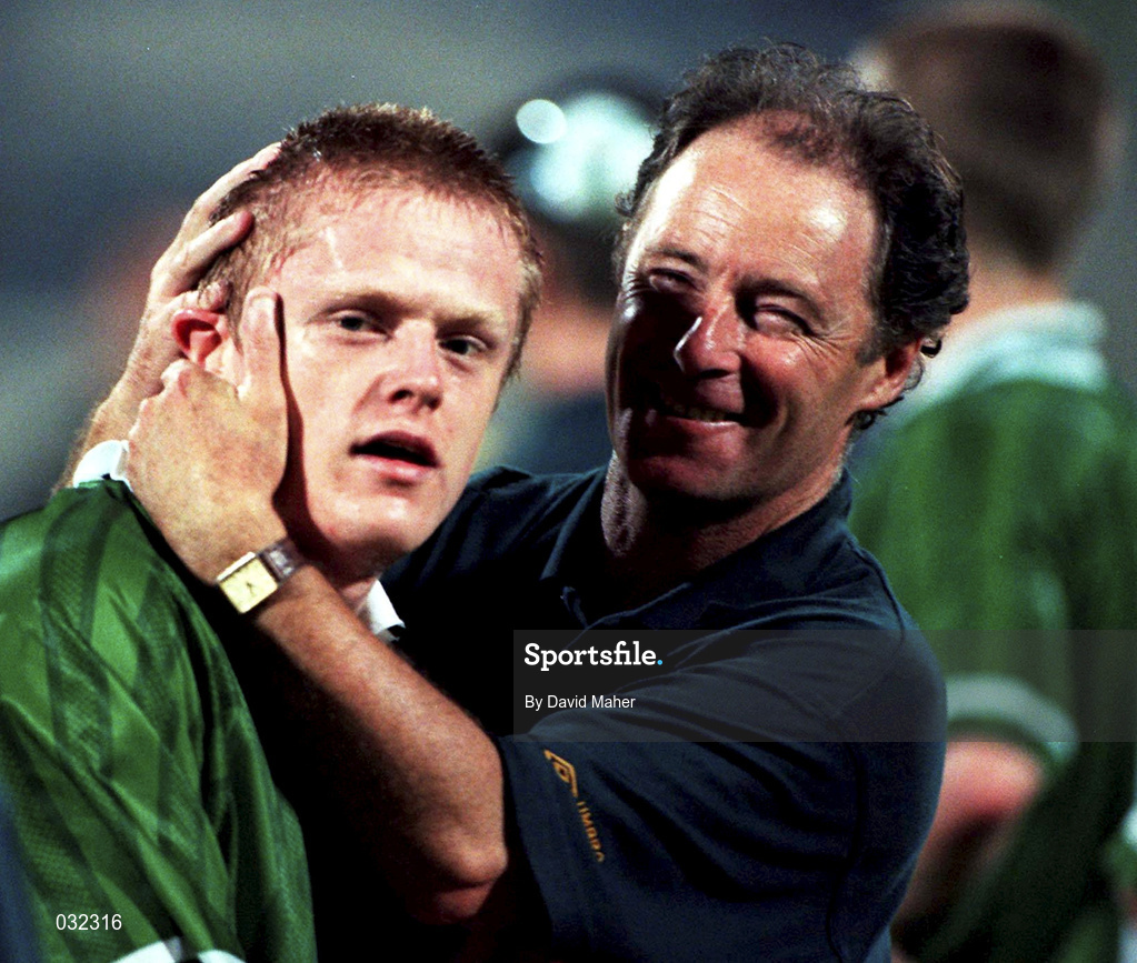 7 April 1999; Republic of Ireland's Damien Duff and manager Brian Kerr celebrate following the 1999 FIFA World Youth Championship Group C match between Saudi Arabia and Republic of Ireland at Liberty Stadium in Ibadan, Nigeria. Photo by David Maher/Sportsfile