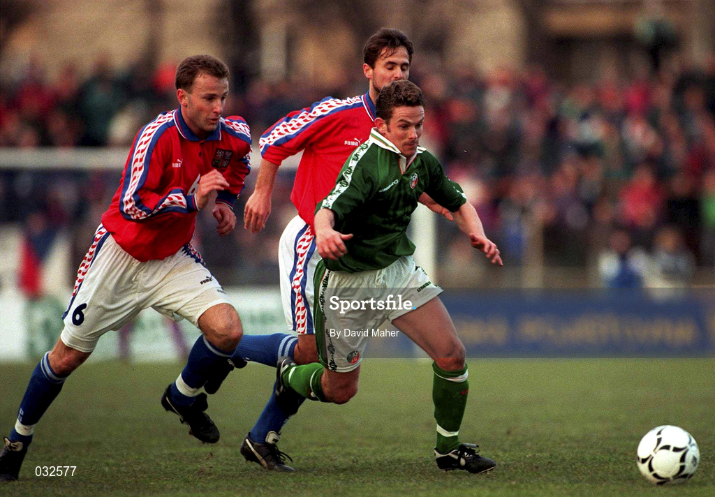 25 March 1998; Mark Kinsella of Republic of Ireland during the International Friendly match between Czech Republic and Republic of Ireland at Andruv Stadion in Olomouc, Czech Republic. Photo by David Maher/Sportsfile