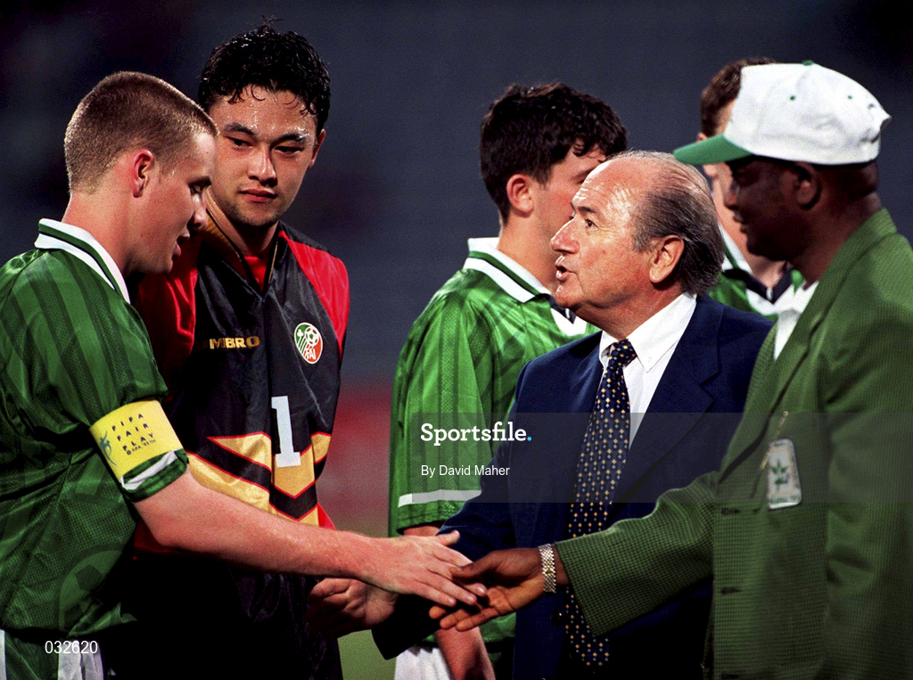 4 April 1999; FIFA President Sepp Blatter meets Republic of Ireland captain Barry Quinn during the 1999 FIFA World Youth Championship Group C match between Mexico and Republic of Ireland at Liberty Stadium in Ibadan, Nigeria. Photo by David Maher/Sportsfile