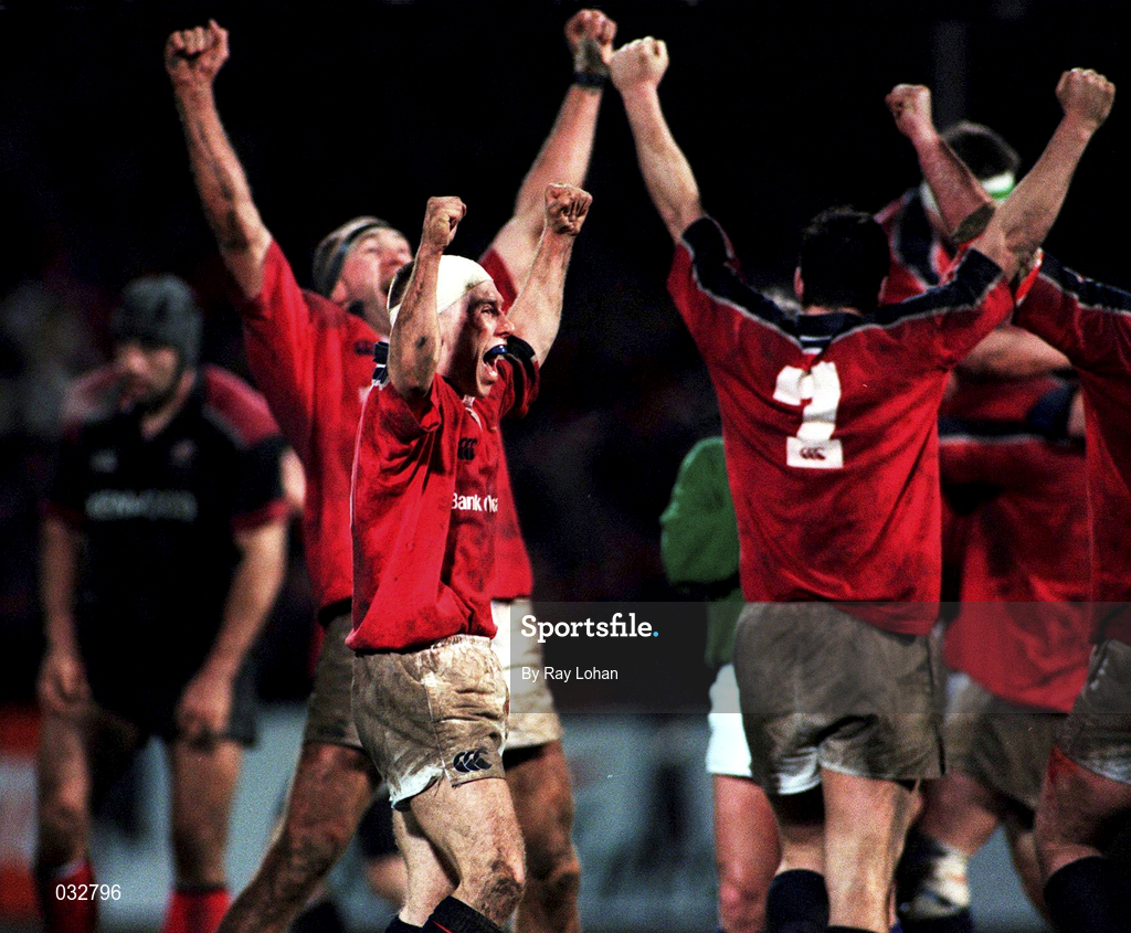 8 January 2000; Munster's Peter Stringer celebrates victory during the Heineken Cup Pool 4 Round 5 match between Munster and Saracens at Thomond Park in Limerick. Photo by Ray Lohan/Sportsfile