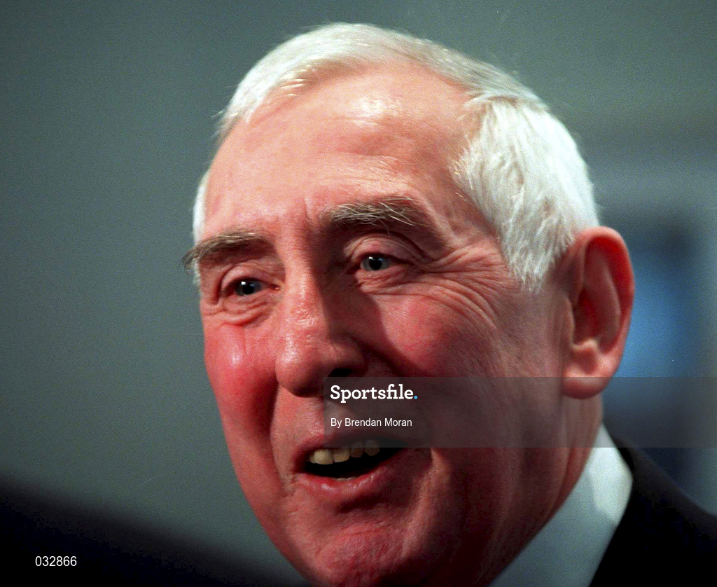 26 January 2000; 1956 Olympic 1,500m Champion Ronnie Delany pictured at the announcement that the government is to proceed immediately with plans to build a 'Campus of Sporting Excellence' to be called Sports Campus Ireland which will have as its centrepiece an 80,000 all seated National Stadium capable of accomodating all field sports. Photo by Brendan Moran/Sportsfile