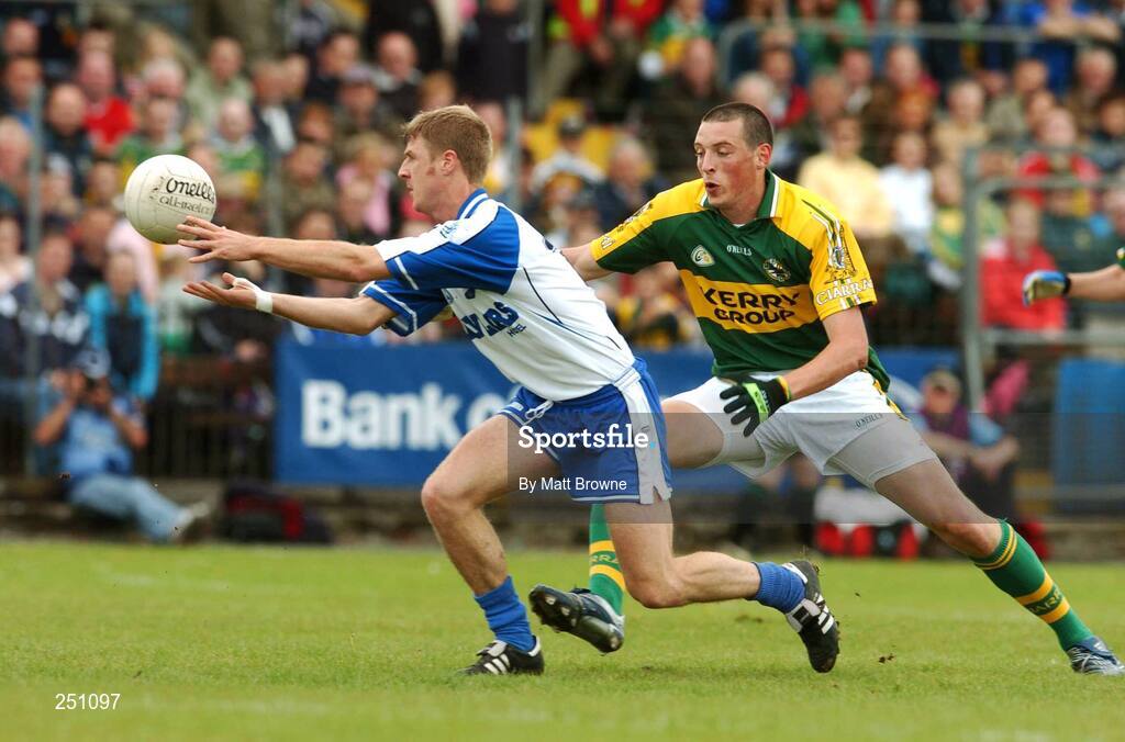 3 June 2007; Wayne Hennessy, Waterford, in action against Kieran Donaghy, Kerry. Bank of Ireland Munster Senior Football Championship Semi-Final, Waterford v Kerry, Fraher Field, Dungarvan, Co. Waterford. Picture credit: Matt Browne / SPORTSFILE