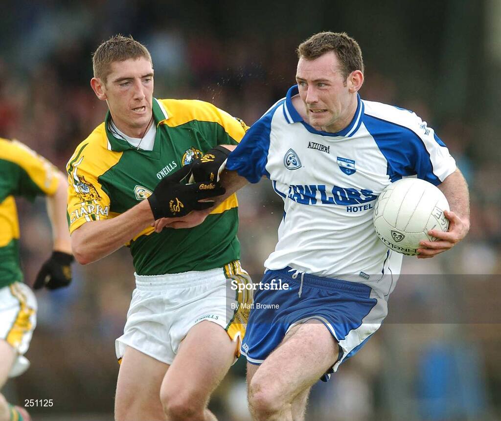 3 June 2007; Brian Wall, Waterford, in action against Killian Young, Kerry. Bank of Ireland Munster Senior Football Championship Semi-Final, Waterford v Kerry, Fraher Field, Dungarvan, Co. Waterford. Picture credit: Matt Browne / SPORTSFILE