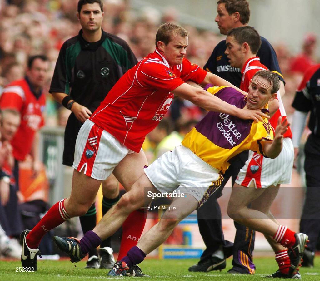 17 June 2007; Paddy Keenan, Louth, pushes Colm Morris, Wexford, during an altercation. Bank of Ireland Leinster Senior Football Championship Quarter-Final, Louth v Wexford, Croke Park, Dublin. Picture credit: Pat Murphy / SPORTSFILE