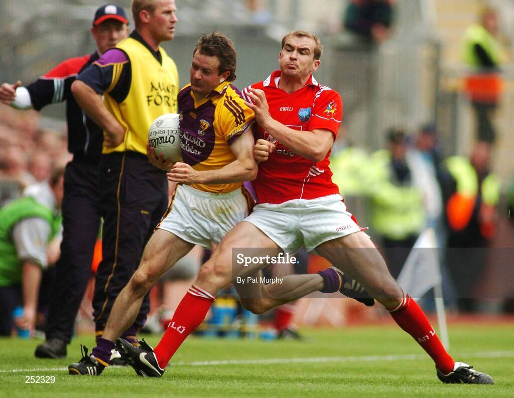 17 June 2007; Ciaran Deely, Wexford, in action against Paddy Keenan, Louth. Bank of Ireland Leinster Senior Football Championship Quarter-Final, Louth v Wexford, Croke Park, Dublin. Picture credit: Pat Murphy / SPORTSFILE