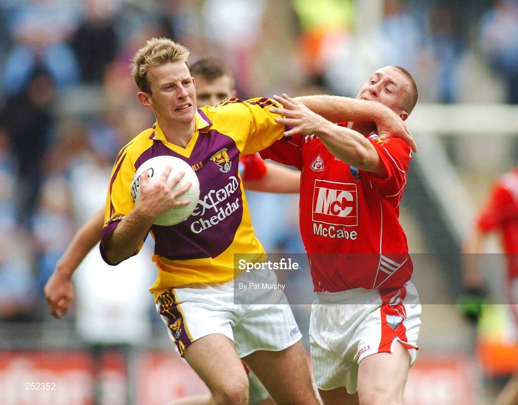 17 June 2007; Niall Murphy, Wexford, in action against Ray Finnegan, Louth. Bank of Ireland Leinster Senior Football Championship Quarter-Final, Louth v Wexford, Croke Park, Dublin. Picture credit: Pat Murphy / SPORTSFILE